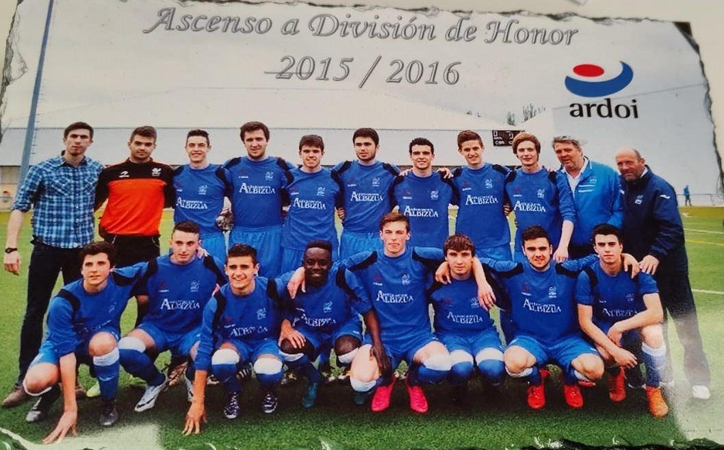 Youssouf Diarrá, abajo en el medio, en la plantilla que ascendió a División de Honor en la temporada 2015/2016
