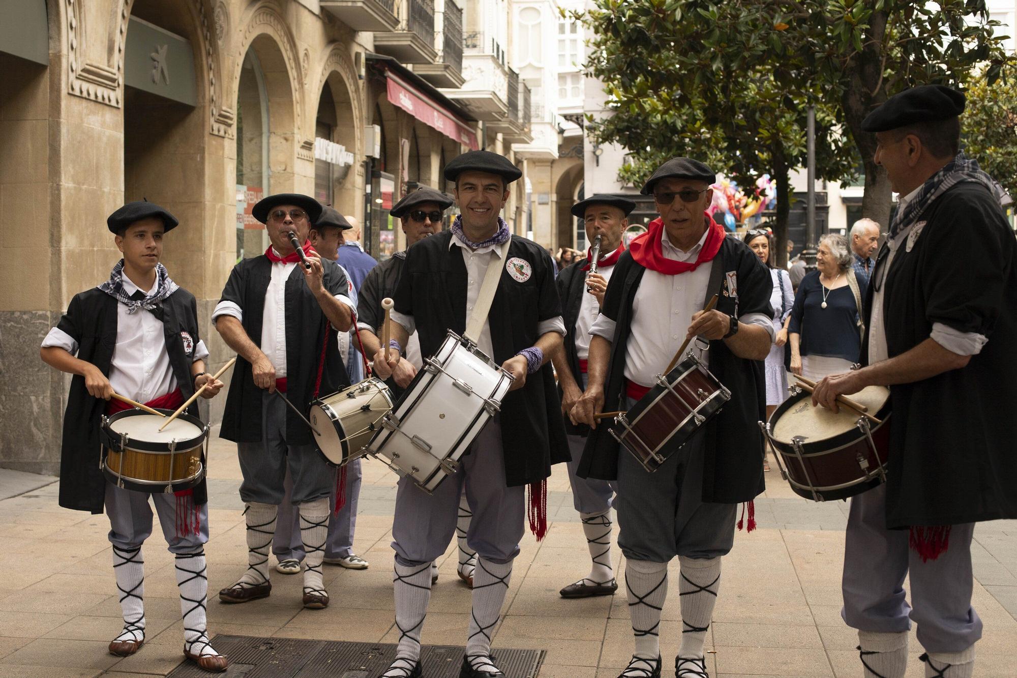 En imágenes: Blusas y neskas disfrutan de Santiago
