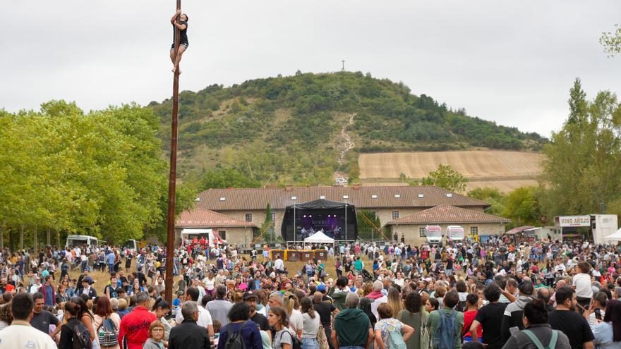En imágenes: Las campas de Olarizu se llenan de fiesta