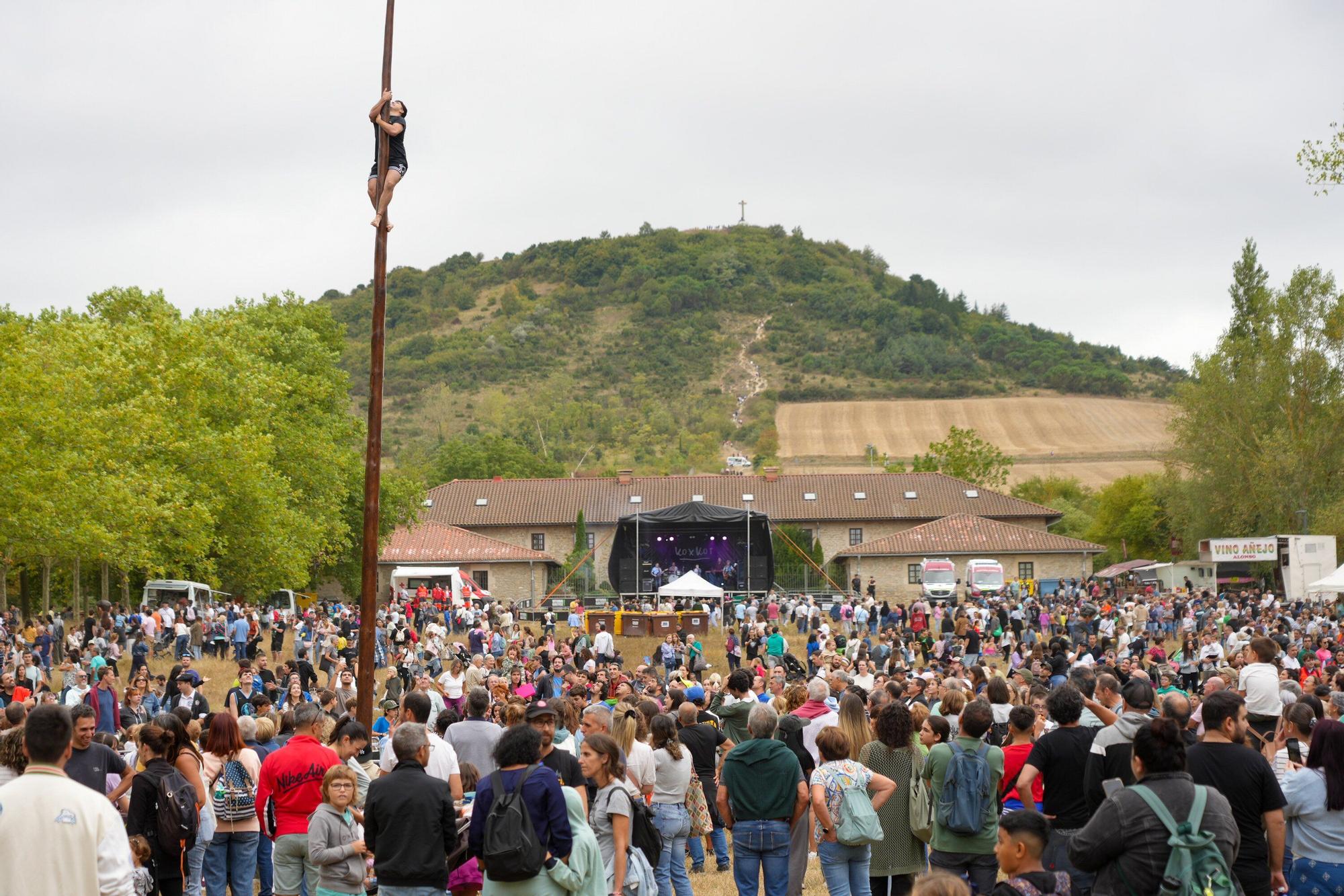En imágenes: Las campas de Olarizu se llenan de fiesta