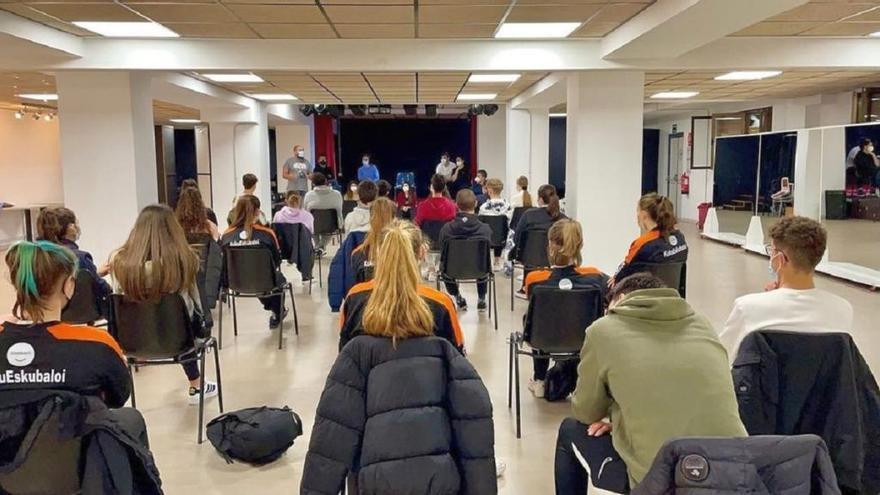 Etxebarri refuerza su programa de orientación para jóvenes y familias