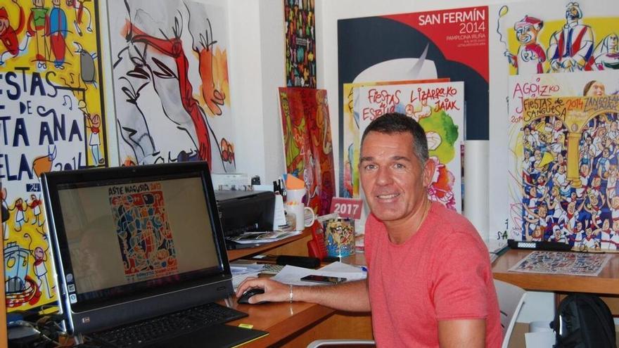 El diseñador navarro Alfredo León, finalista en la Bienal de Cartelismo Terras Gauda
