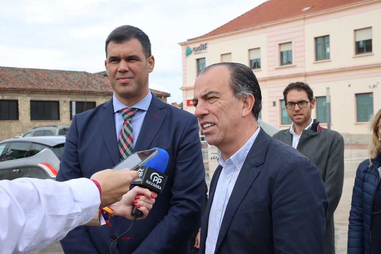 Javier García y Carlos García Adanero exponen las propuestas del PP sobre infraestructuras