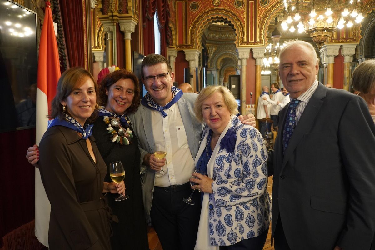 Recepción a la sociedad bilbaina en el Ayuntamiento de Bilbao