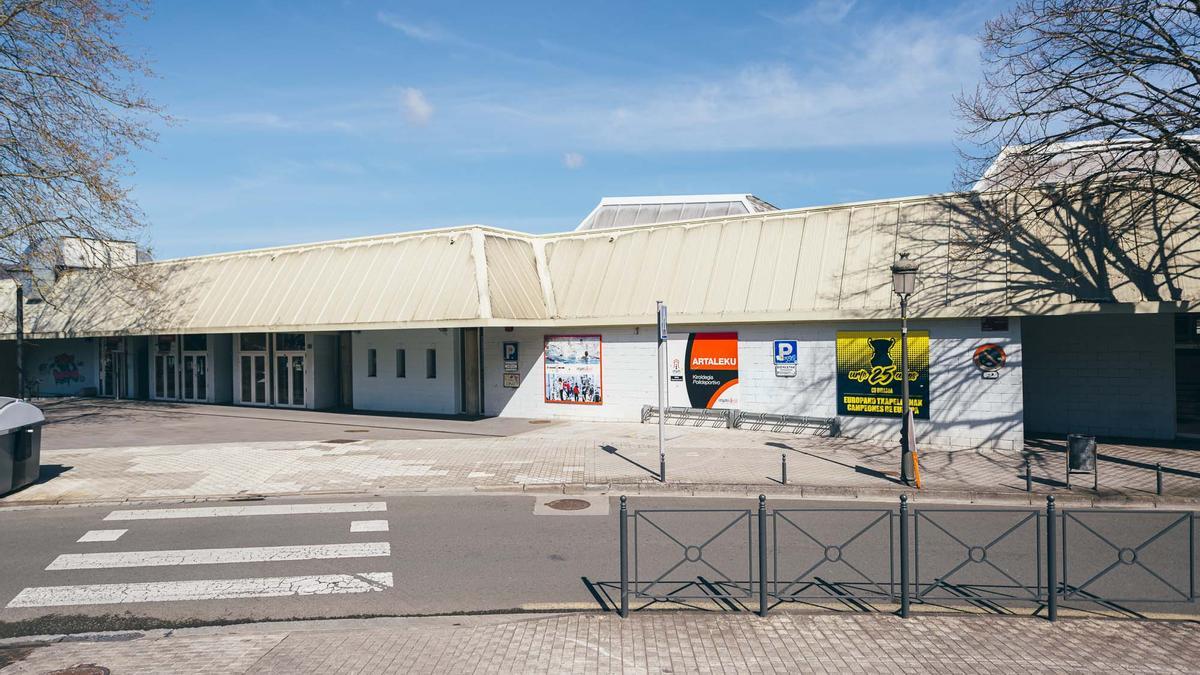 Polideportivo Artaleku / Ayuntamiento de Irun Polideportivo Artaleku / Ayuntamiento de Irun