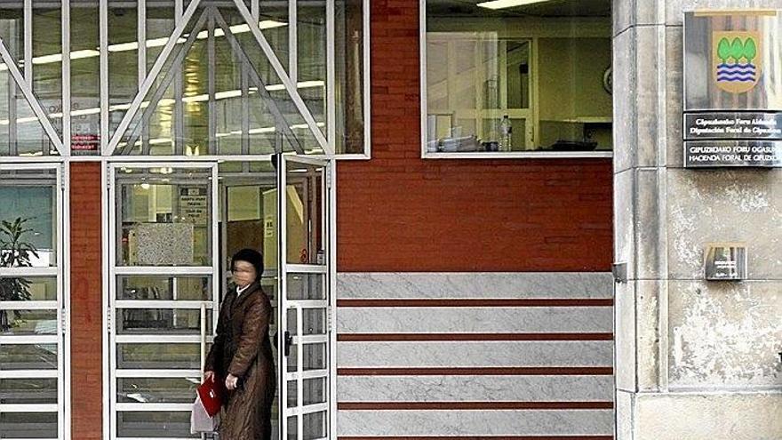 La renta media de IRPF es 10.567 euros inferior en las mujeres
