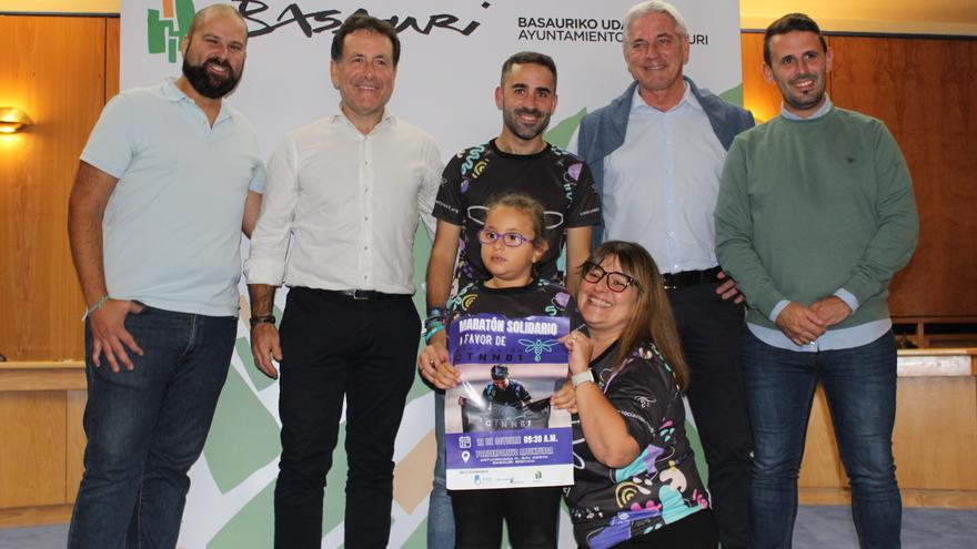 El reto de 12 maratones en un año por la asociación CTNNB1 llega a la meta de Basauri
