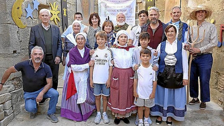 Actores, actrices populares y la familia Madoz Molina. | FOTOS: CEDIDAS