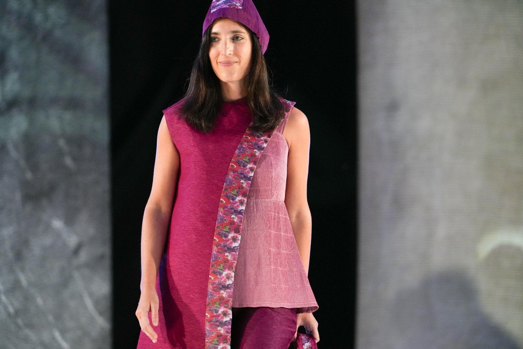 En imágenes: así ha sido el desfile de Vestidos de Papel de Güeñes