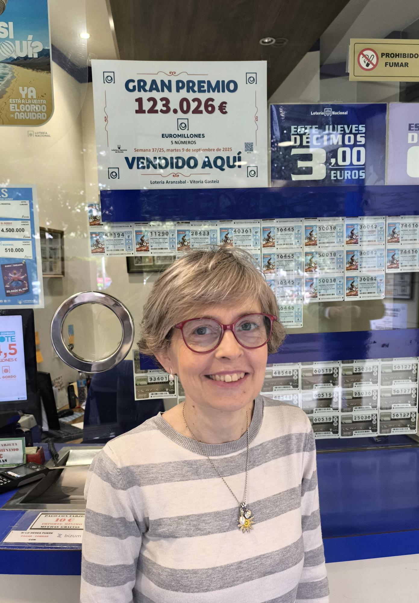 Marta Corcuera, responsable de la administración de lotería de la calle Aranzabal número 11