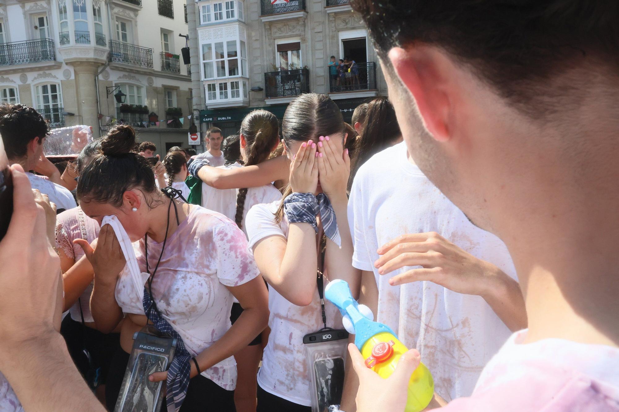 En imágenes: Vitoria sale a la calle a celebrar La Blanca tras el txupinazo
