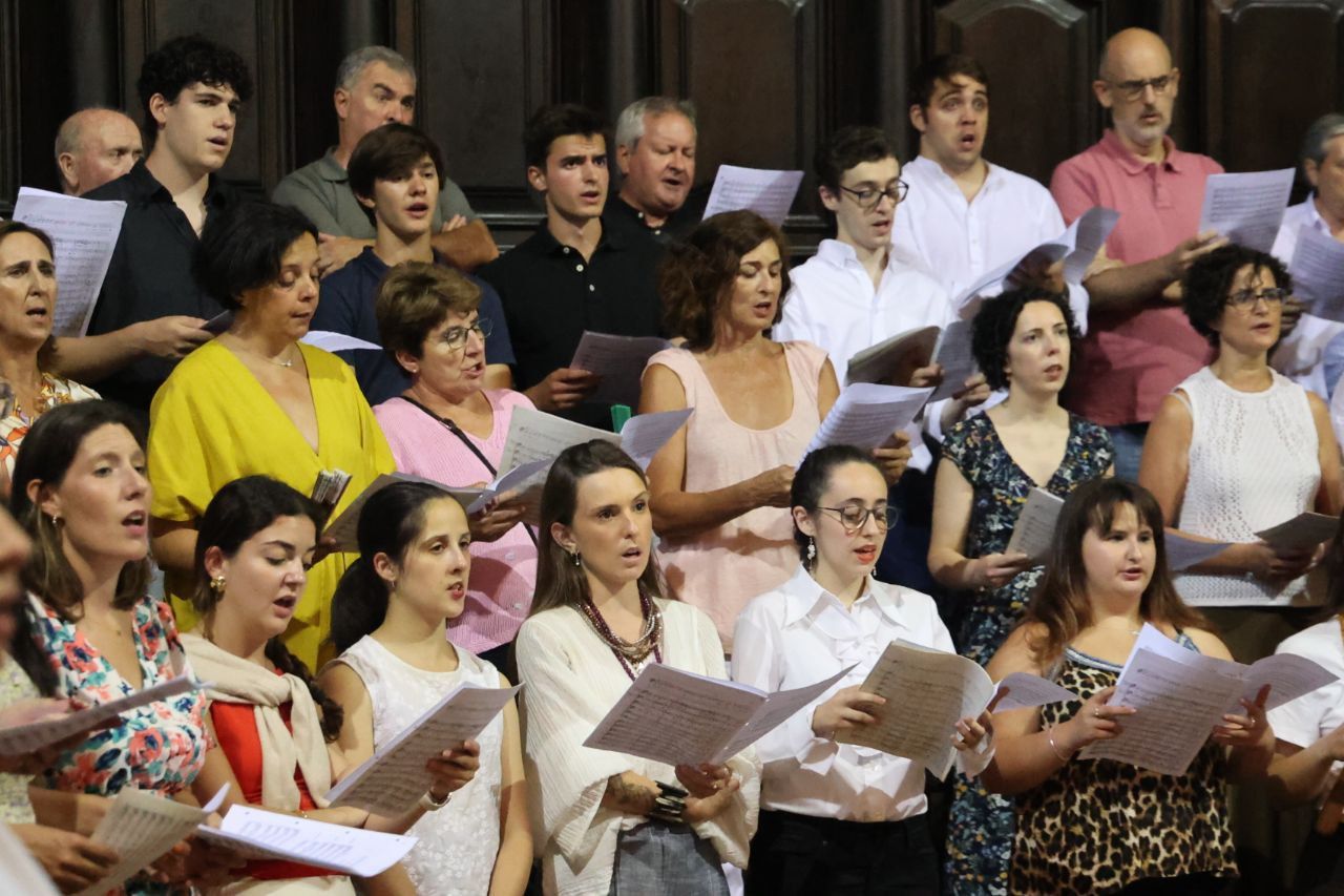 La misa de La Salve, en imágenes