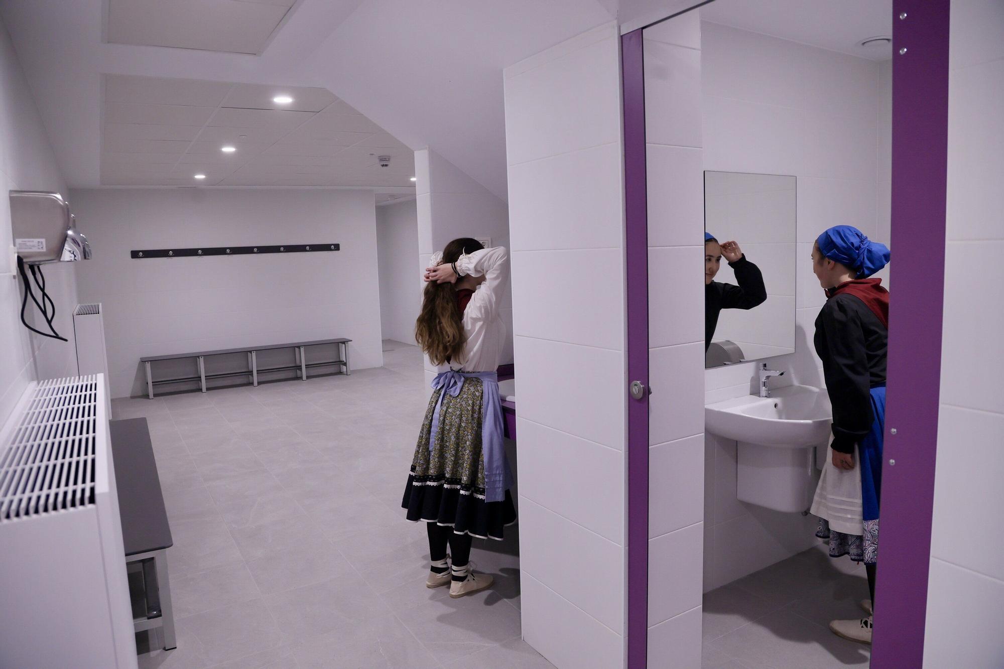 En imágenes: Así ha quedado el polideportivo y el frontón de Agurain tras la reforma