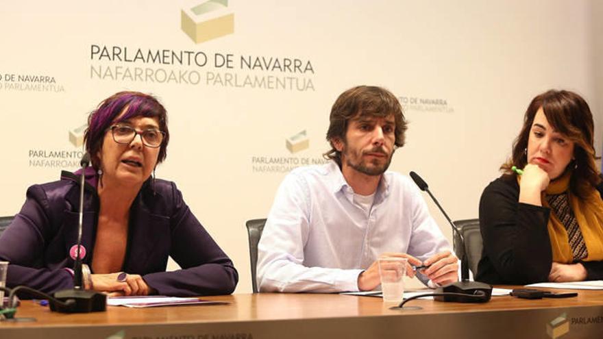 Tere Sáez, Mikel Buil y Ainhoa Aznárez.