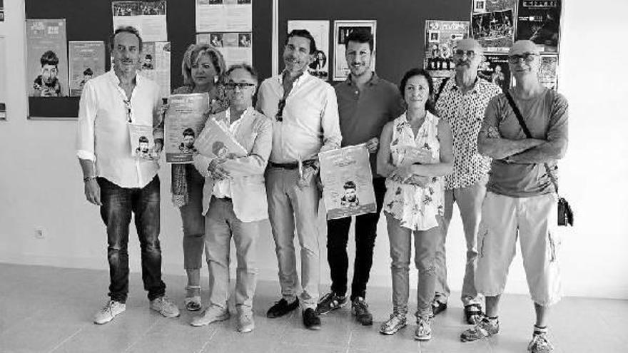 Arturo Goldaracena Asa, alcalde de Tafalla; Carmen Oroz, directora del servicio de Acción Cultural; Luis Jiménez, director artístico del Festival de Olite; Ramón Vidal, de la ENT; Fran Guinot, de la Compañía Nacional de Teatro Clásico, María José Sánchez-