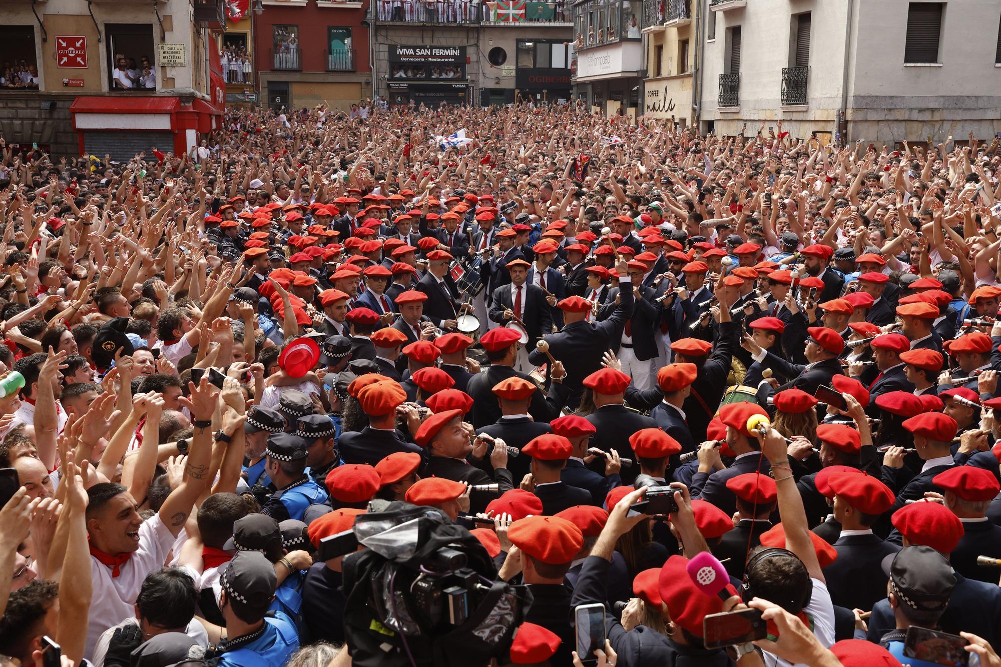 Fotos del  Chupinazo de San Fermín 2025 en Pamplona: ¡La fiesta más internacional se enciende con un grito solidario por Palestina!