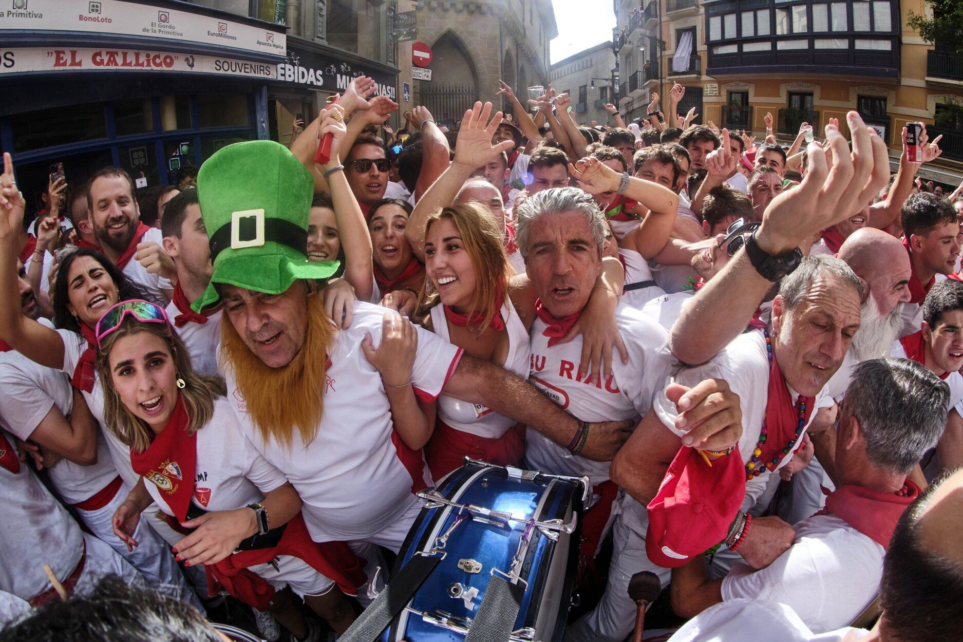 GALERÍA / Pamplona vibra con un multitudinario 'Riau-Riau'