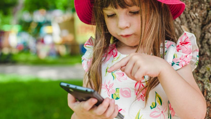 Bruselas amenaza a Meta con multas de hasta el 6% de su facturación por no proteger a los menores