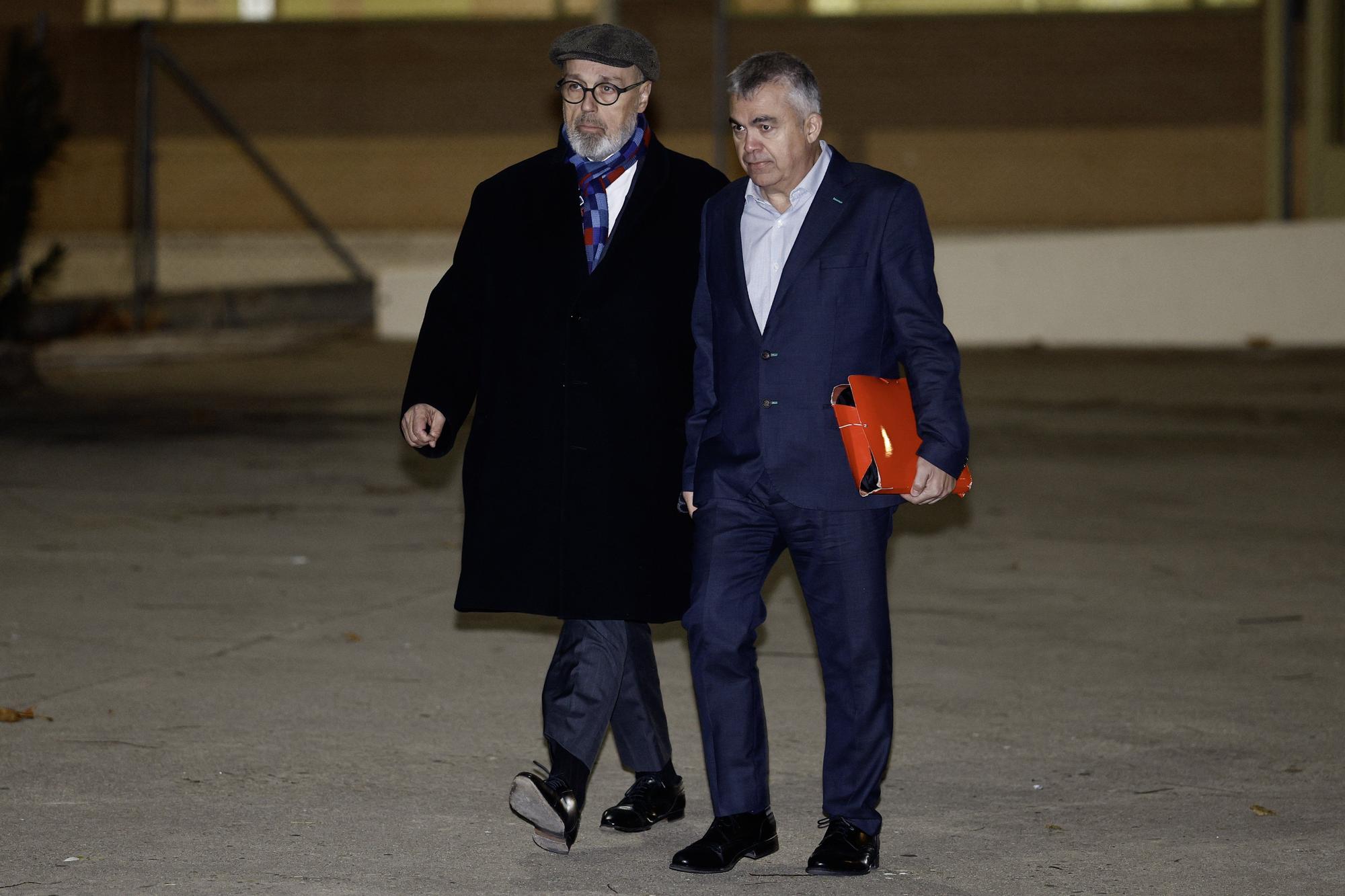 Fotos de la salida de Santos Cerdán de la cárcel de Soto del Real