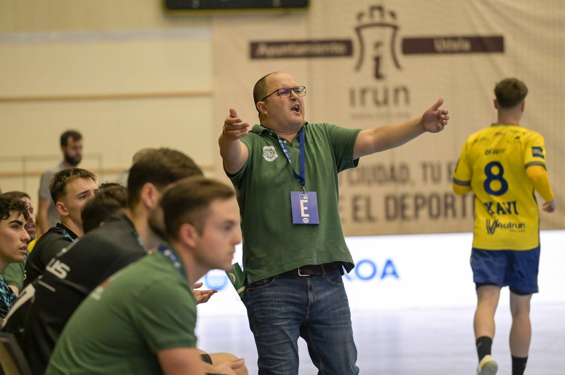 El entrenador del Ademar de León, Dani Gordo, en Artaleku contra el Irudek Bidasoa Irun