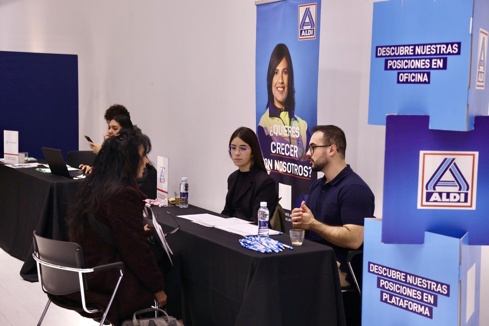 En imágenes: El Europa acoge la Feria de Empleo +45