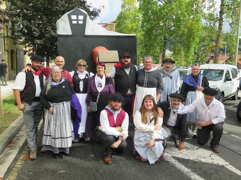 El desfile de la Euskal Jaia de Urretxu, en imágenes