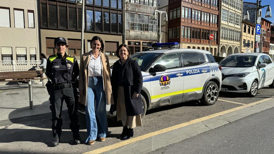 Durangoko Udaltzaingoak hiru ibilgailu hibrido eta jasangarri berri ditu