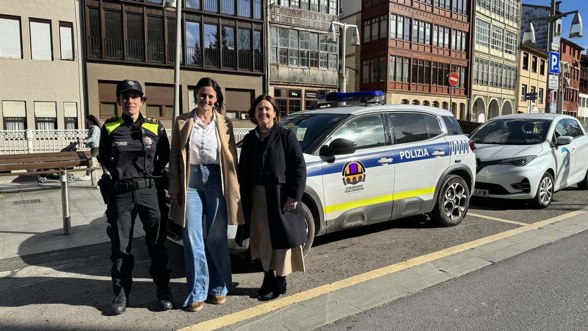 Durangok segurtasuna indartu du Udaltzaingoarentzako hiru ibilgailu hibrido eta jasangarri berriekin.