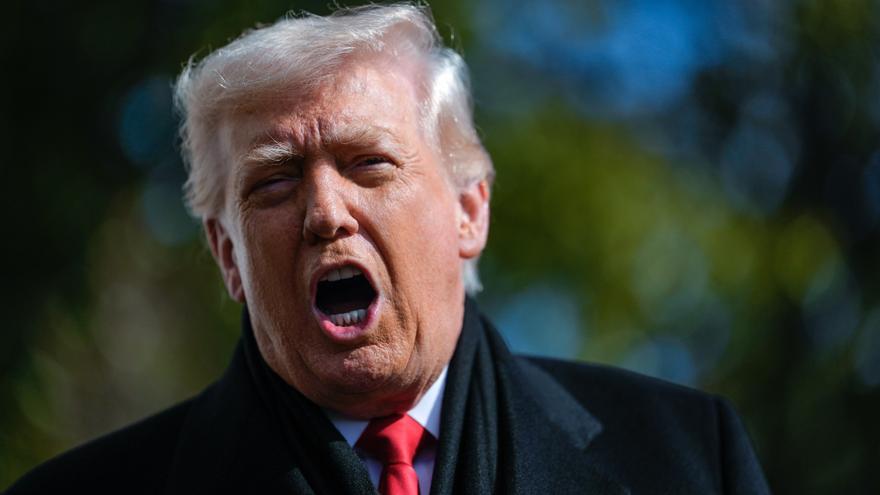 Trump afirma que "una flota mayor" que la enviada a Venezuela va hacia Irán y amenaza con atacar