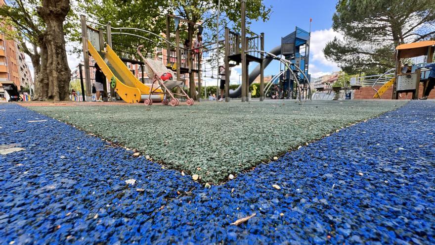 Durango inicia la renovación del suelo de juegos de Ezkurdi