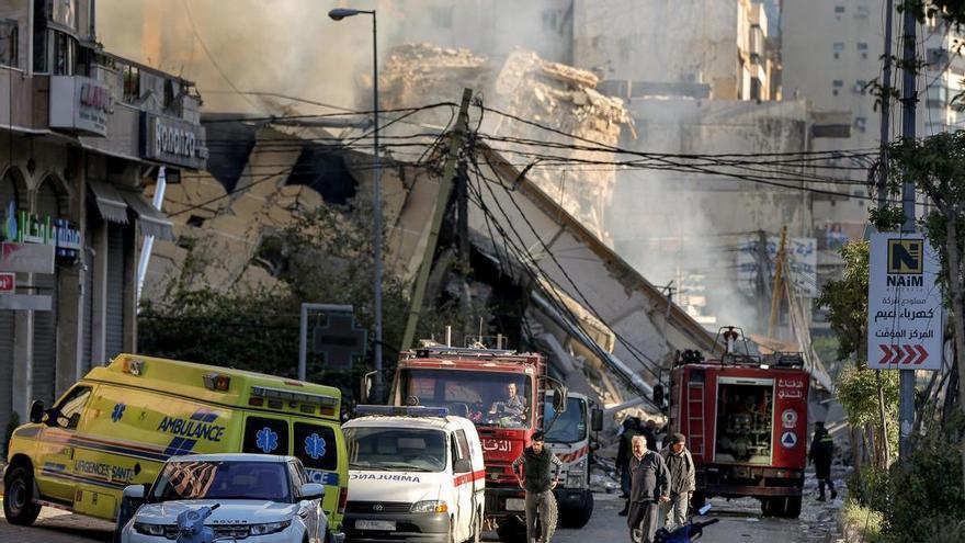 Trump dice que la guerra contra Irán está "prácticamente terminada" y medita tomar el estrecho de Ormuz