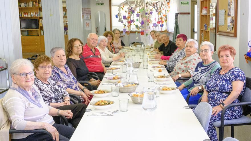 El comedor comunitario de Etxabakoitz reabre con 24 plazas para mayores de 60 años