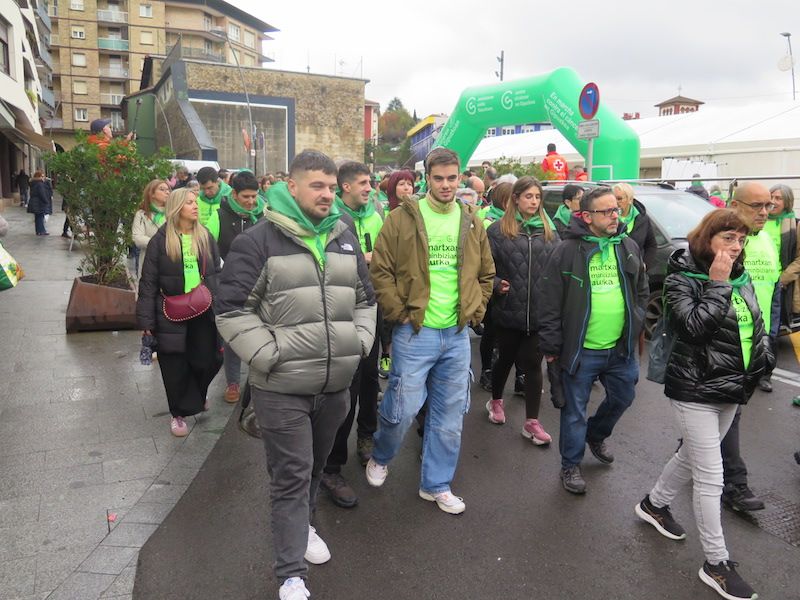 La marcha contra el cáncer de Urretxu y Zumarraga, en imágenes