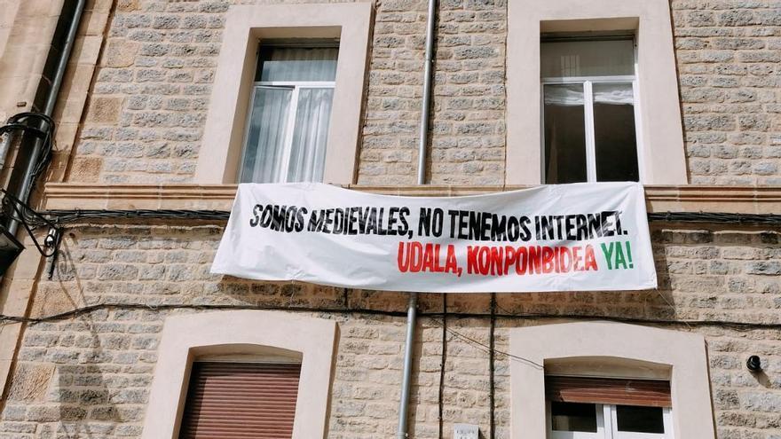 El Casco Viejo pide explicaciones al Ayuntamiento de Vitoria por la falta de conexión a internet