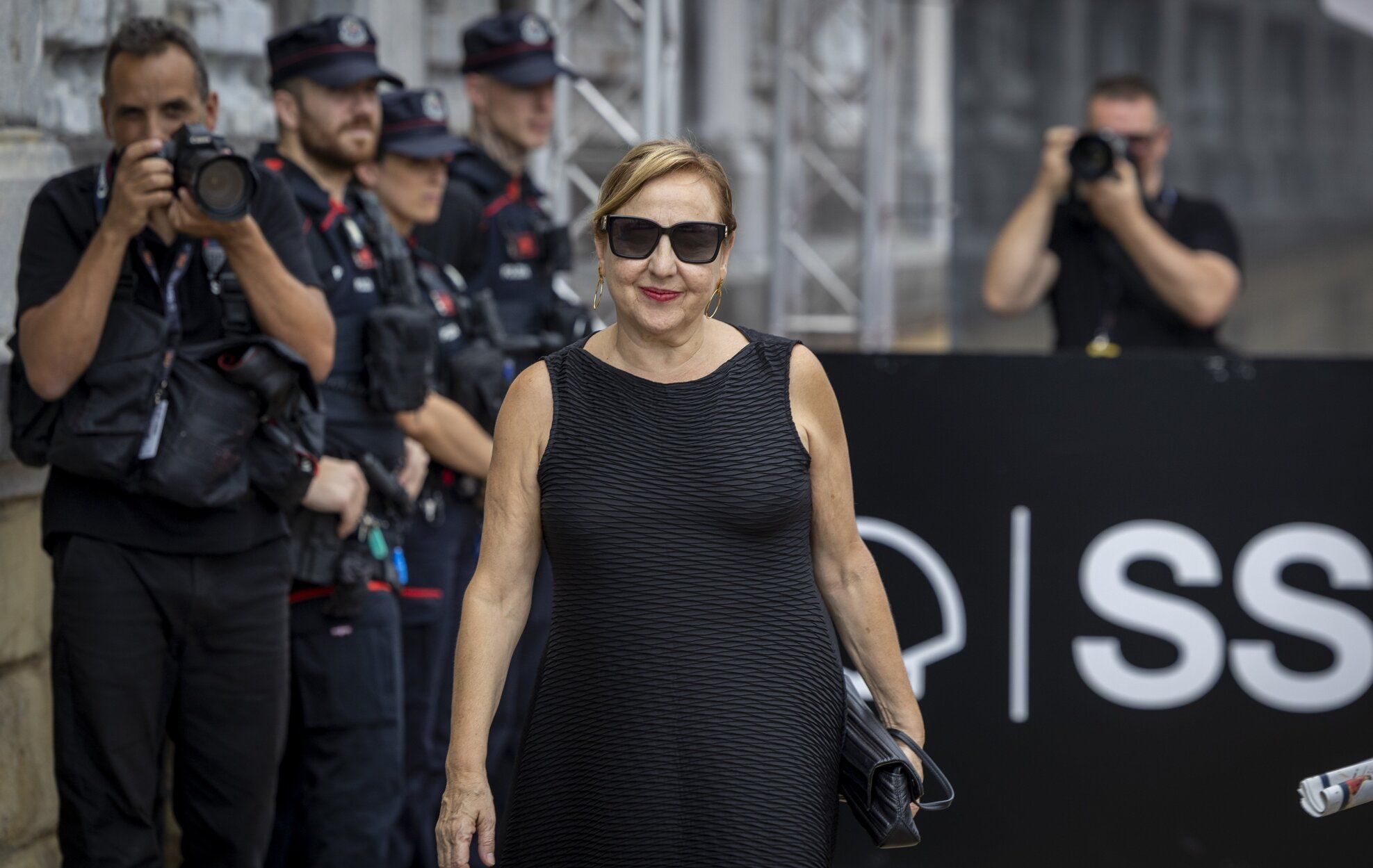Alba Flores, Almodóvar... una cartelera de lujo en la alfombra roja del Zinemaldia