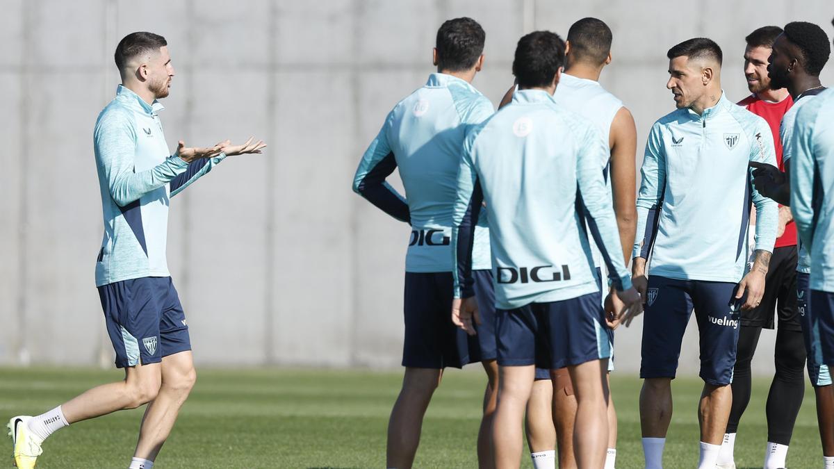 Sancet, Iñaki Williams, Berenguer y Vesga vuelven a la convocatoria tras recibir el alta médica.