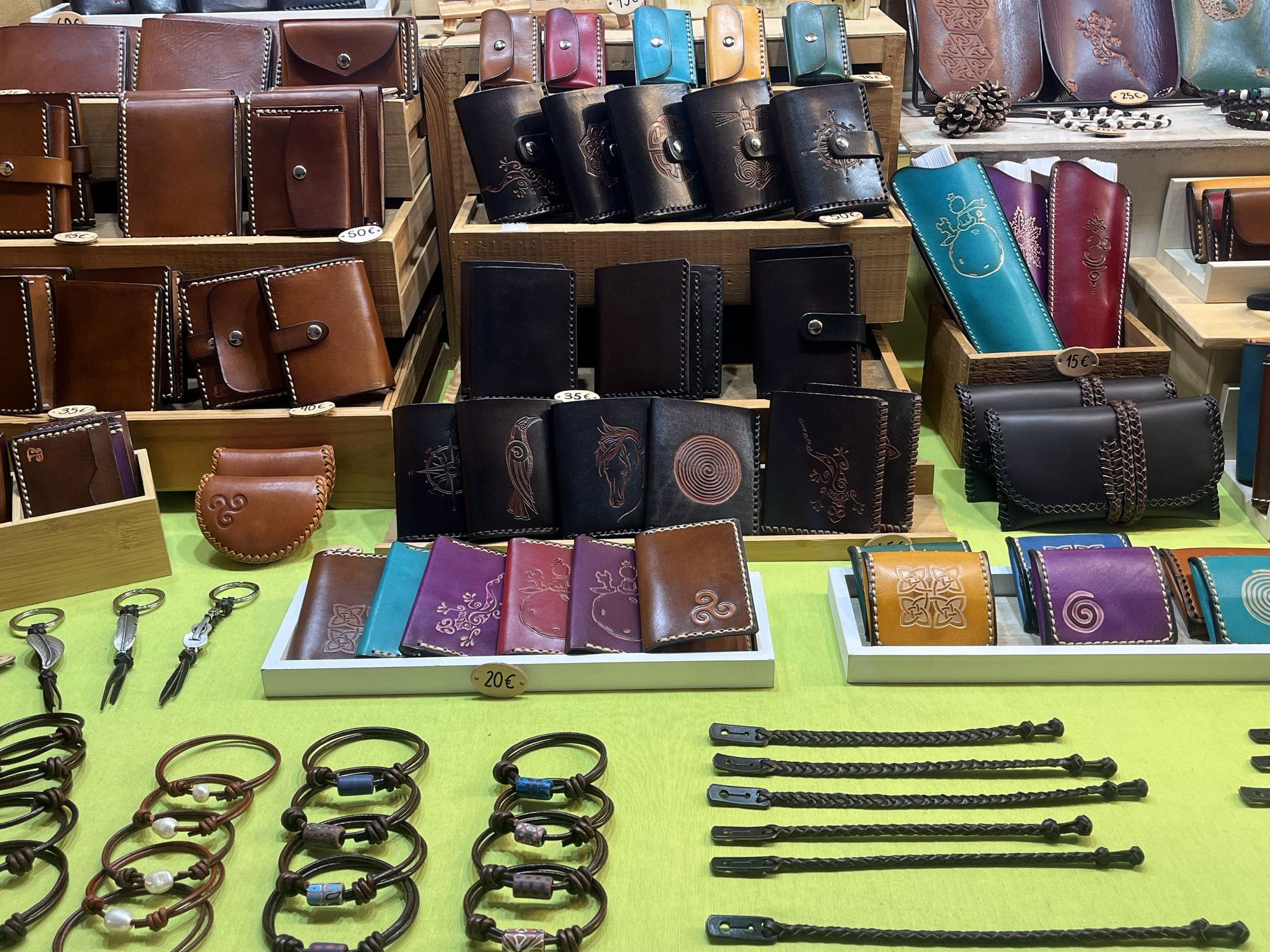 Bilbao estrena un mercado navideño de artesanía con opciones para todos los gustos