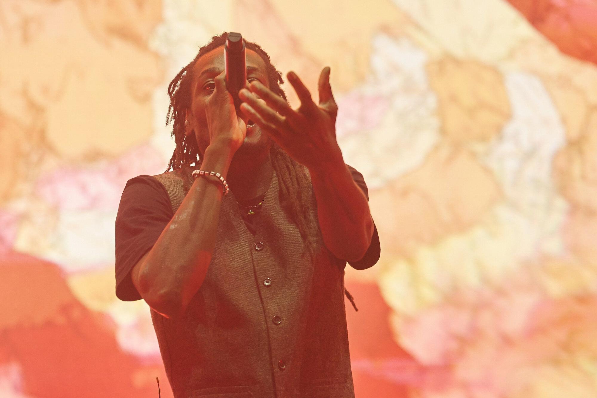 Fotos del concierto de La Raíz en el Navarra Arena