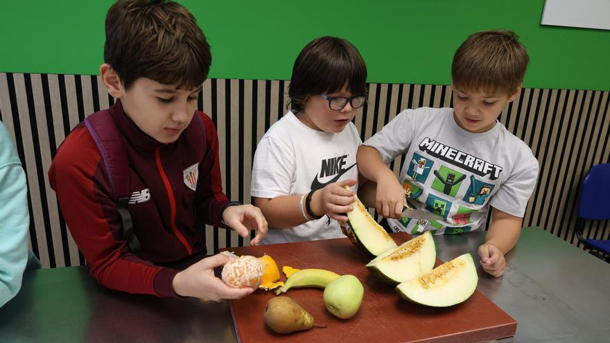 Más de 2.500 escolares de toda Bizkaia pasarán este curso por los talleres Sensoriales de Alimentación Saludable de Mercabilbao