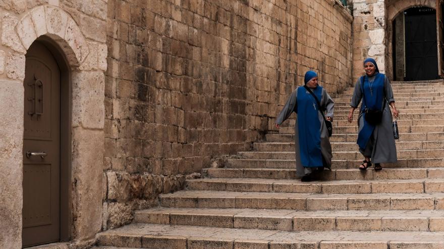 La Policía israelí difunde el vídeo del brutal ataque a una monja en Jerusalén