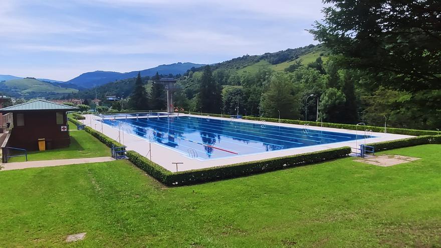 Laudio encauza el servicio de las piscinas de Ellakuri tras las incidencias registradas