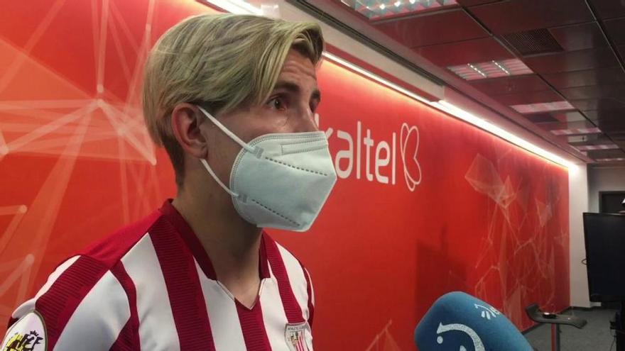 Garazi Murua en el acto &#039;Mujer y Deporte&#039; de Euskaltel