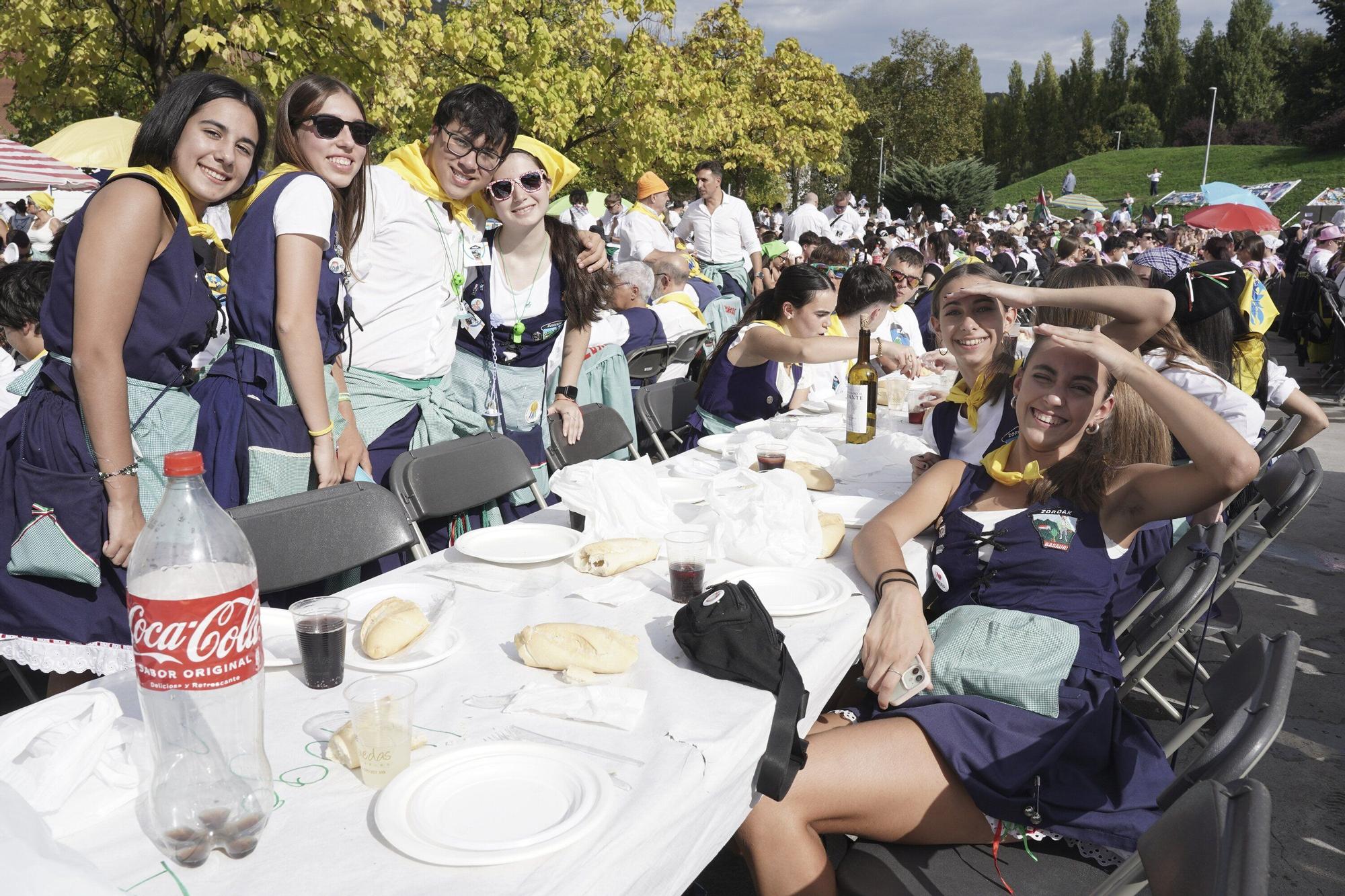 Más de 3.600 personas en la comida de cuadrillas de Basauri: “Es es indescriptible, se nos está yendo de las manos”