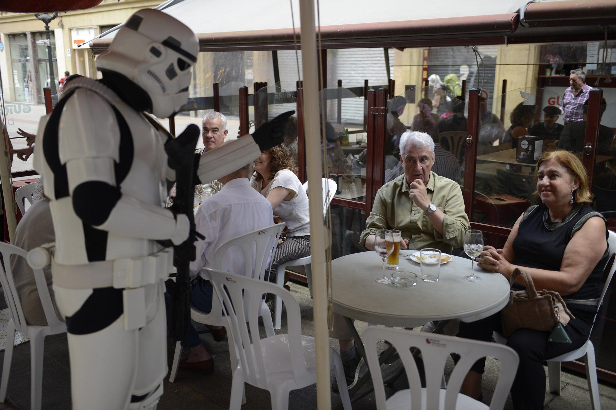 En imágenes: los personajes de Star Wars irrumpen en plena Aste Nagusia