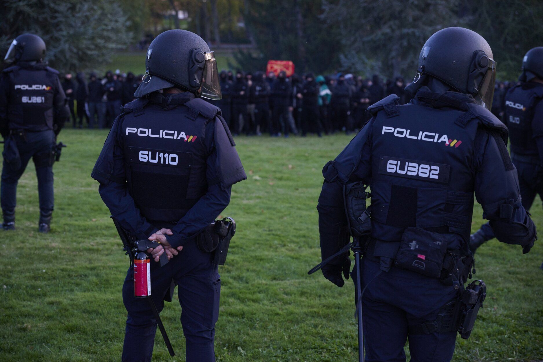 En imágenes | Altercados en la Universidad de Navarra tras la suspensión de un acto de Vito Quiles