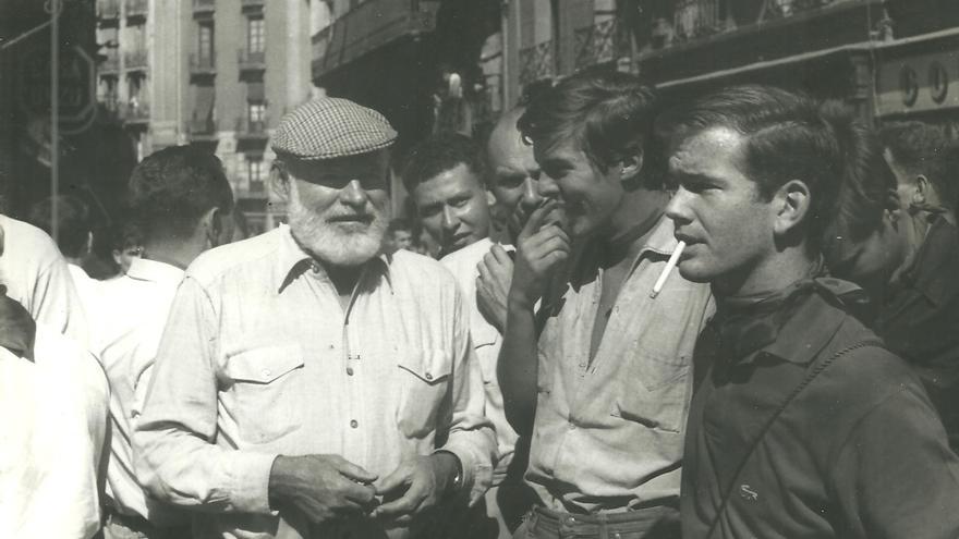 Ernest Hemingway en la calle Mercaderes, 1959