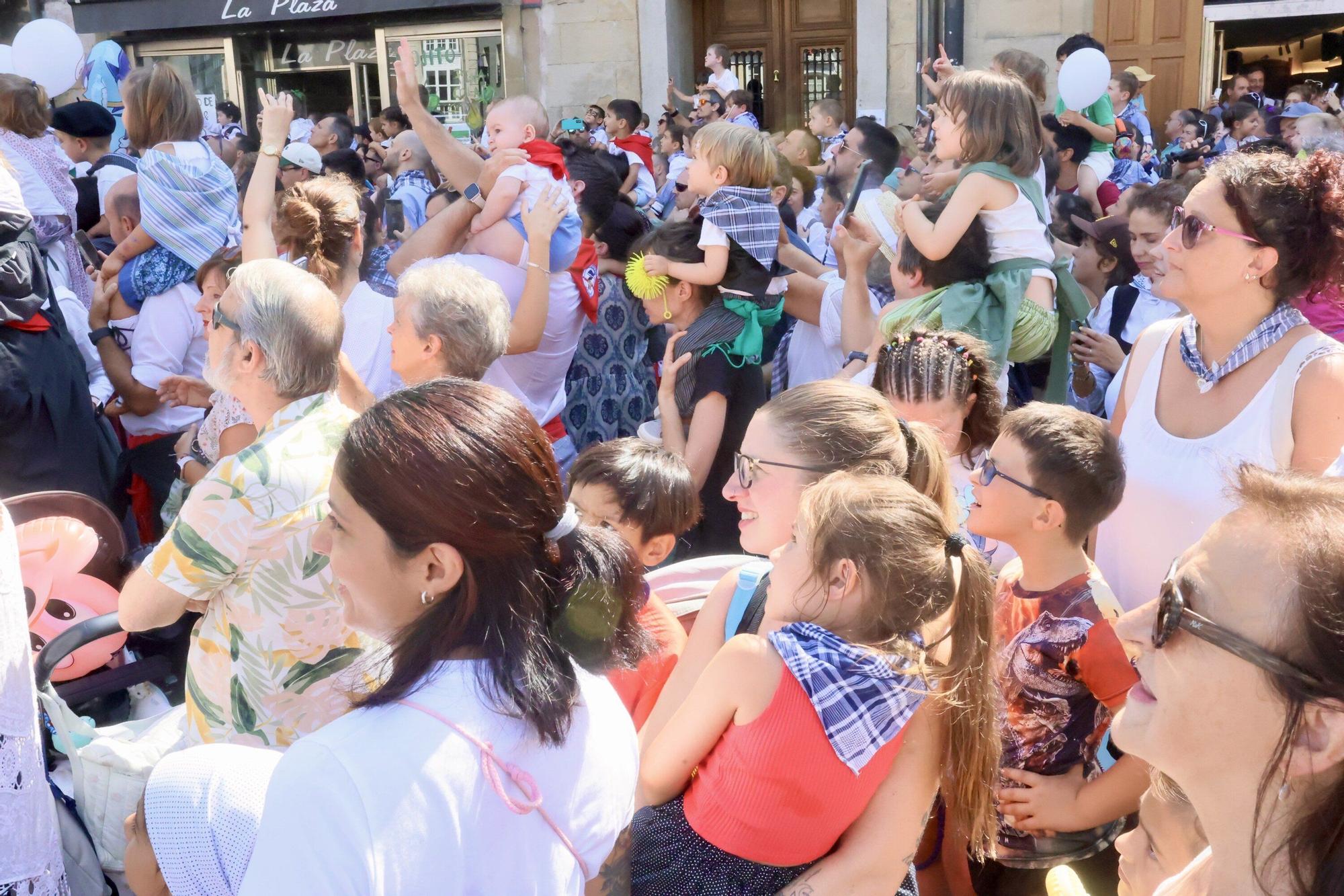 En imágenes: Los txikis se adueñan de su día en las fiestas de La Blanca