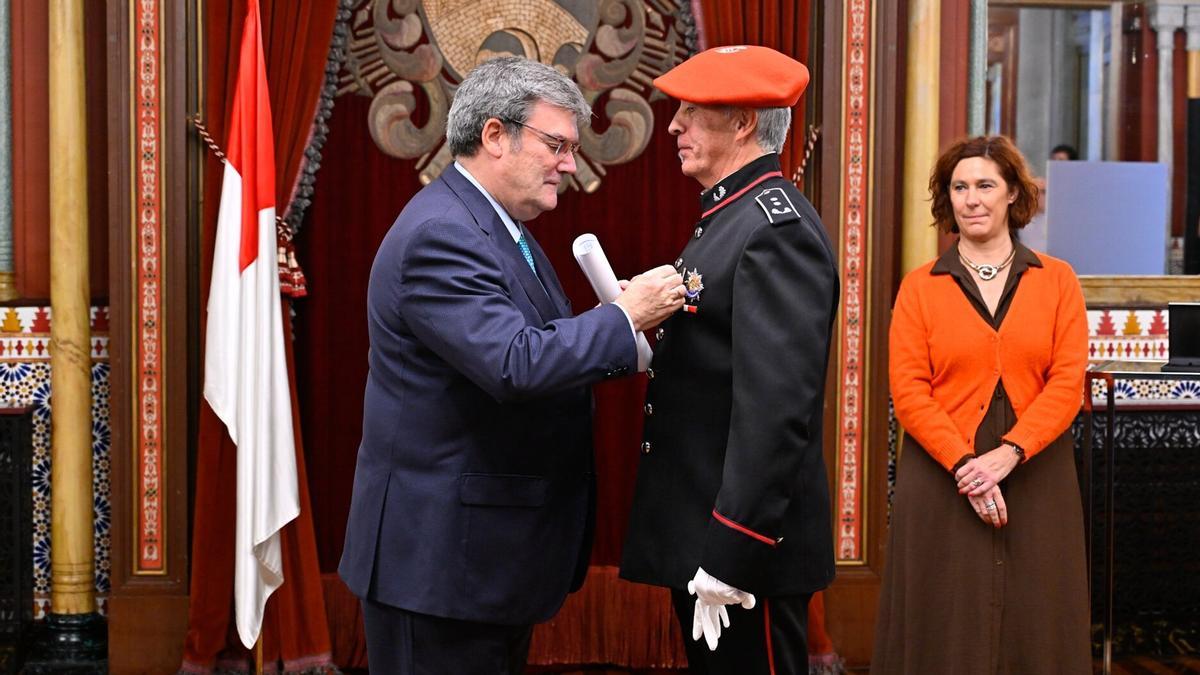 Aburto reconoce a Manu Conde