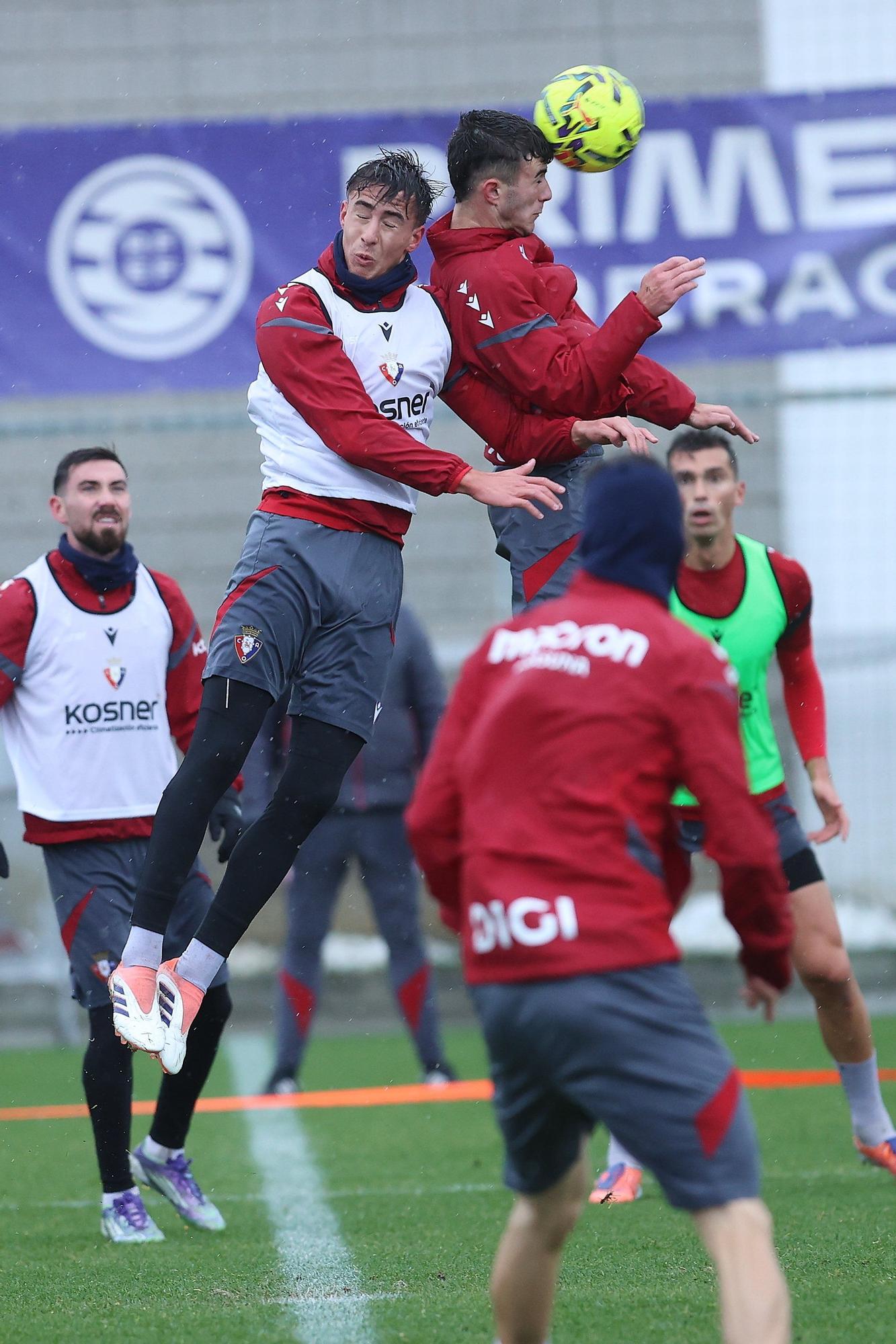 Fotos del entrenamiento de Osasuna (25/11/2025)