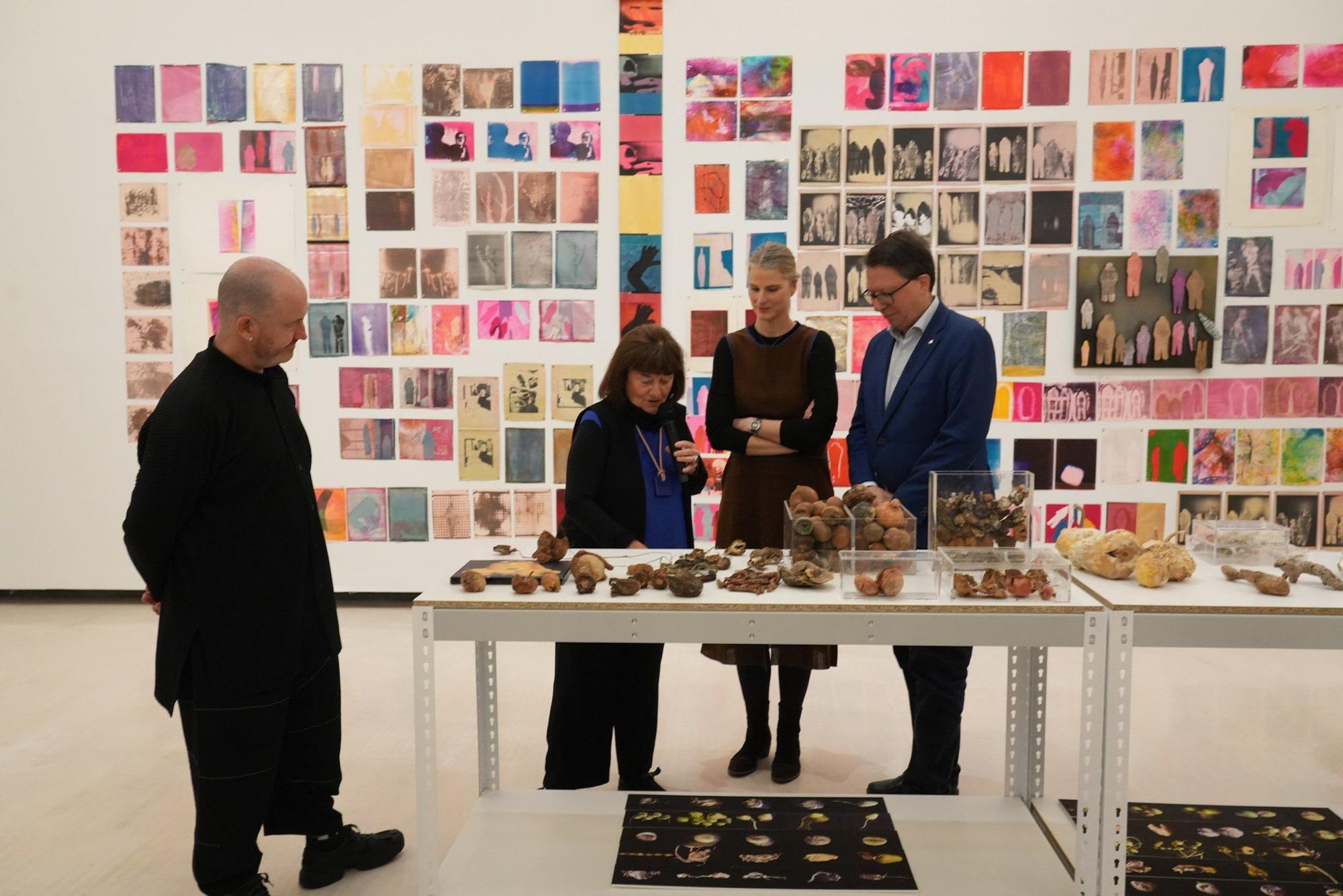 Azkuna Zentroa muestra una retrospectiva de la artista bilbaina Marisa González, una adelantada a su tiempo